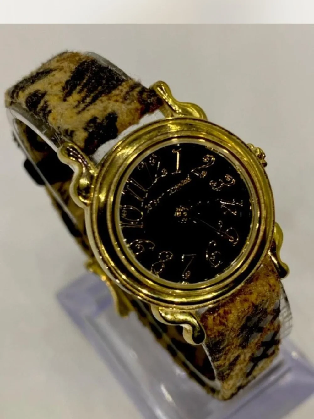 Betsy Johnson ^^^ Gold-Tone Round Watch /  Black Dial /  Brown Leopard Strap ***